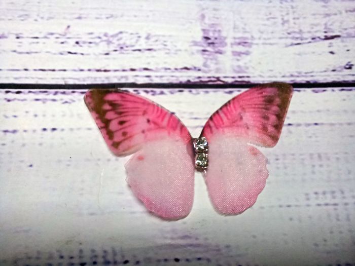 Метелик шифоновий з темним краєм. Розмір 45*40 мм.