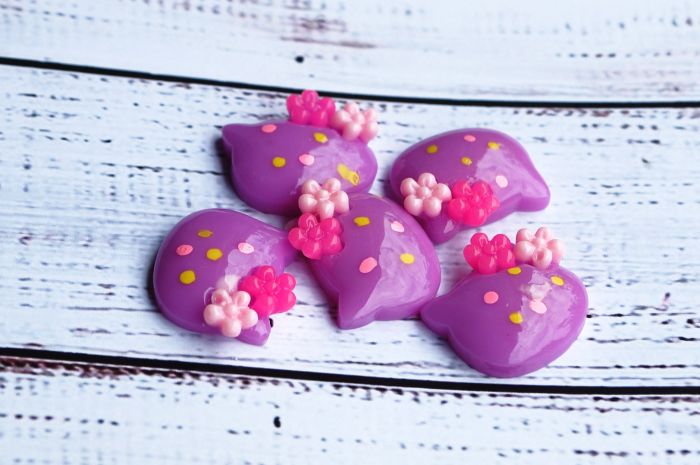 Серединка Hello Kitty. Фіолетова. Розмір 2*1,6 см