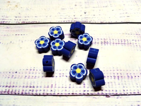 Намистина з полімерної глини 10 мм Квіточка синя 1 шт