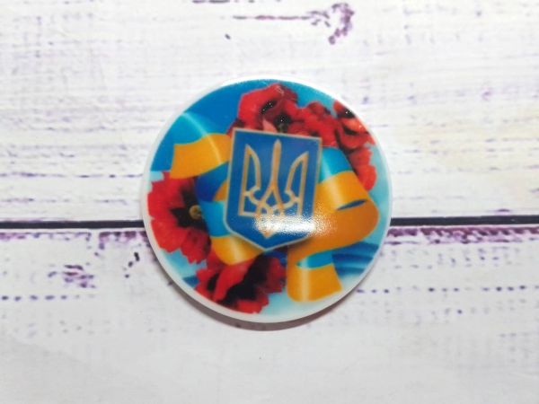 Планер тризуб з маками круглий. Розмір 3,5 см