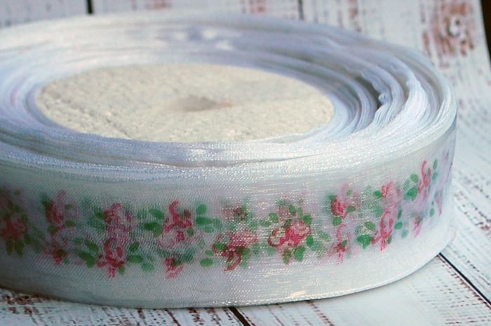 Стрічка органза. Біла. Квіти. Ширина 2,5 см