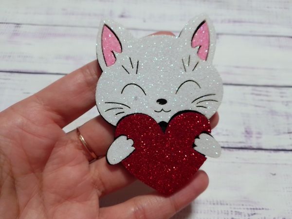 Котик з серцем. Розмір 8 см