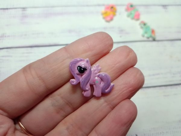 Серединка Пони бузкова