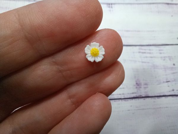 Серединка квіточка 6 мм